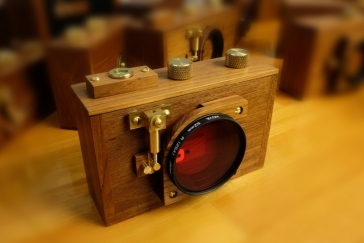 Zero Image 2000 6x6 Deluxe Wood Pinhole Camera With Filter Adapter, Bubble Level and Cable Release - Back to Nature Series