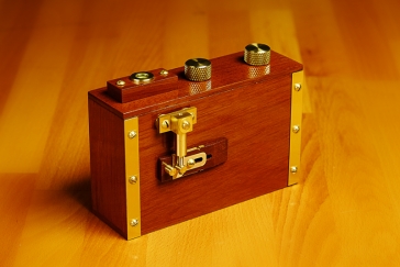 product Zero Image 2000 6x6 Deluxe Wood Pinhole Camera