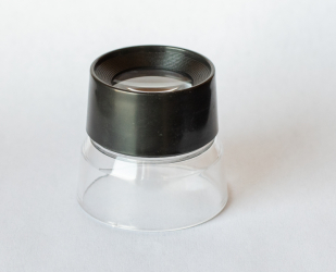 product Minette 10X Round Acrylic Loupe