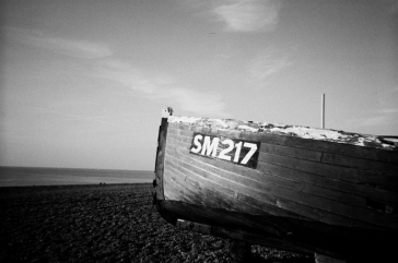 Lomo Simple Use Reusable Film Camera Black and White - 27 Exposure